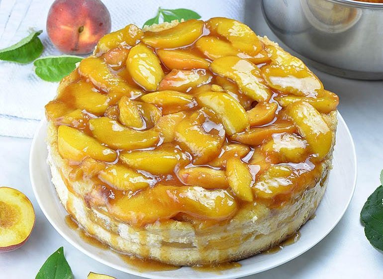 Enjoy This Easy Summery Peach Cobbler Cheesecake Dessert Recipe